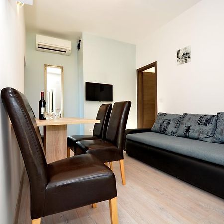 Apartments Clara นิน ภายนอก รูปภาพ