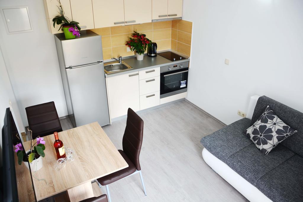 Apartments Clara นิน ภายนอก รูปภาพ