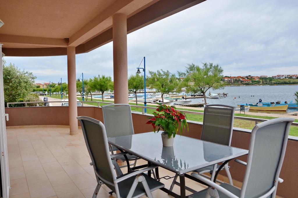 Apartments Clara นิน ภายนอก รูปภาพ