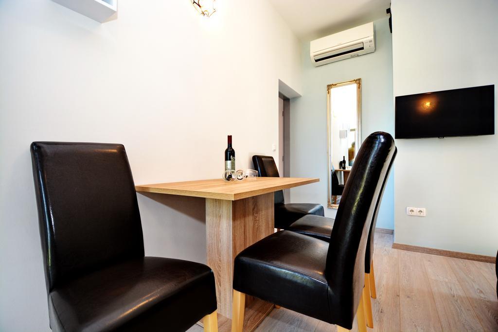 Apartments Clara นิน ภายนอก รูปภาพ