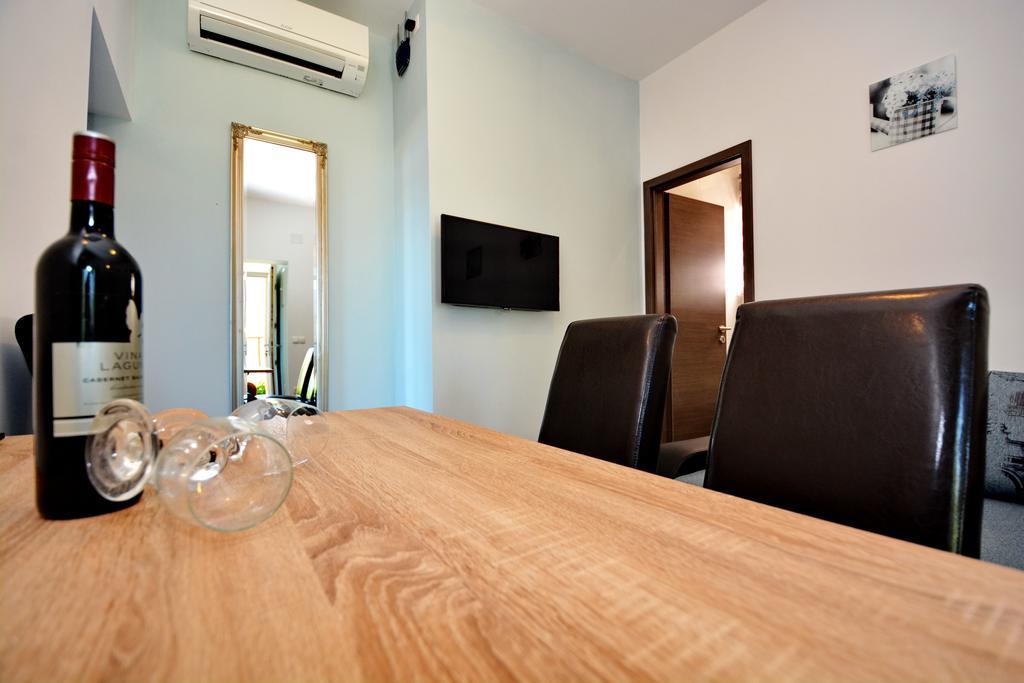 Apartments Clara นิน ภายนอก รูปภาพ