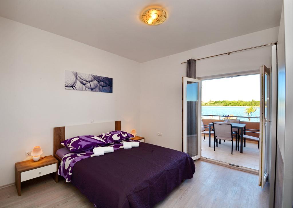 Apartments Clara นิน ภายนอก รูปภาพ